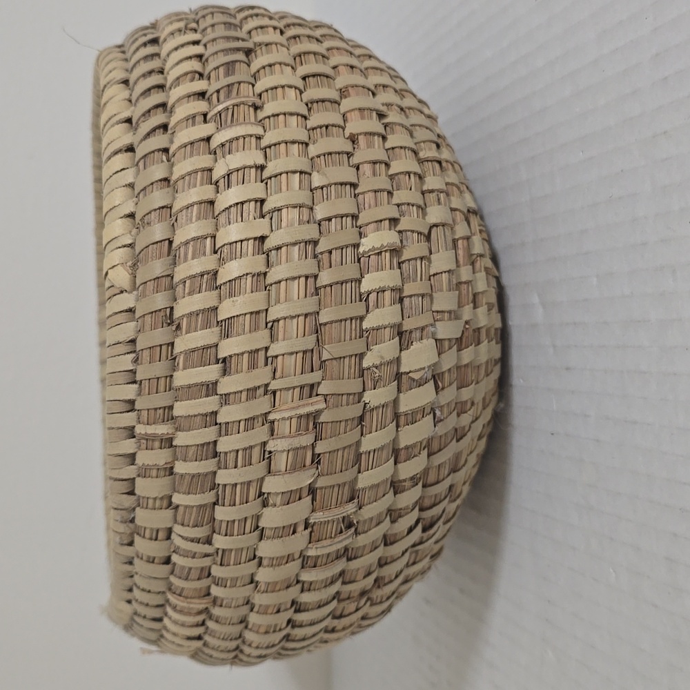 South Carolina Handwoven Sweetgrass Basket - Picture 3 of 16